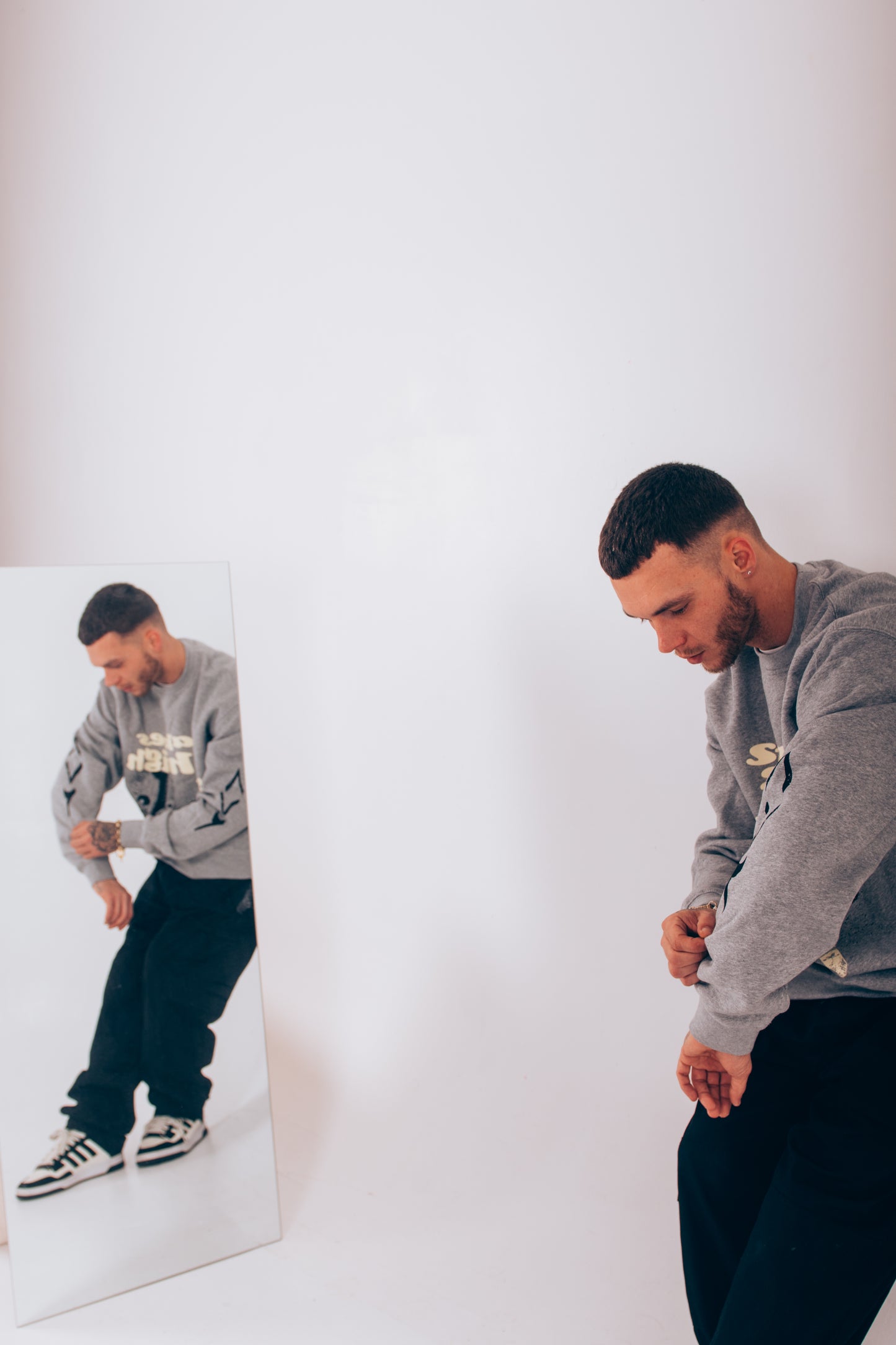 STAKES IS HIGH CREWNECK - CITY CARTER