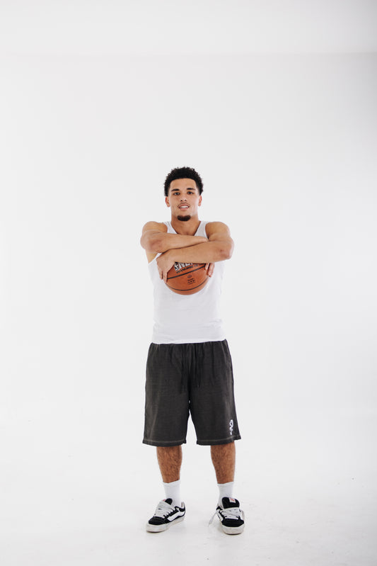 WE OUTSIDE SHORTS DARK pre order - CITY CARTER