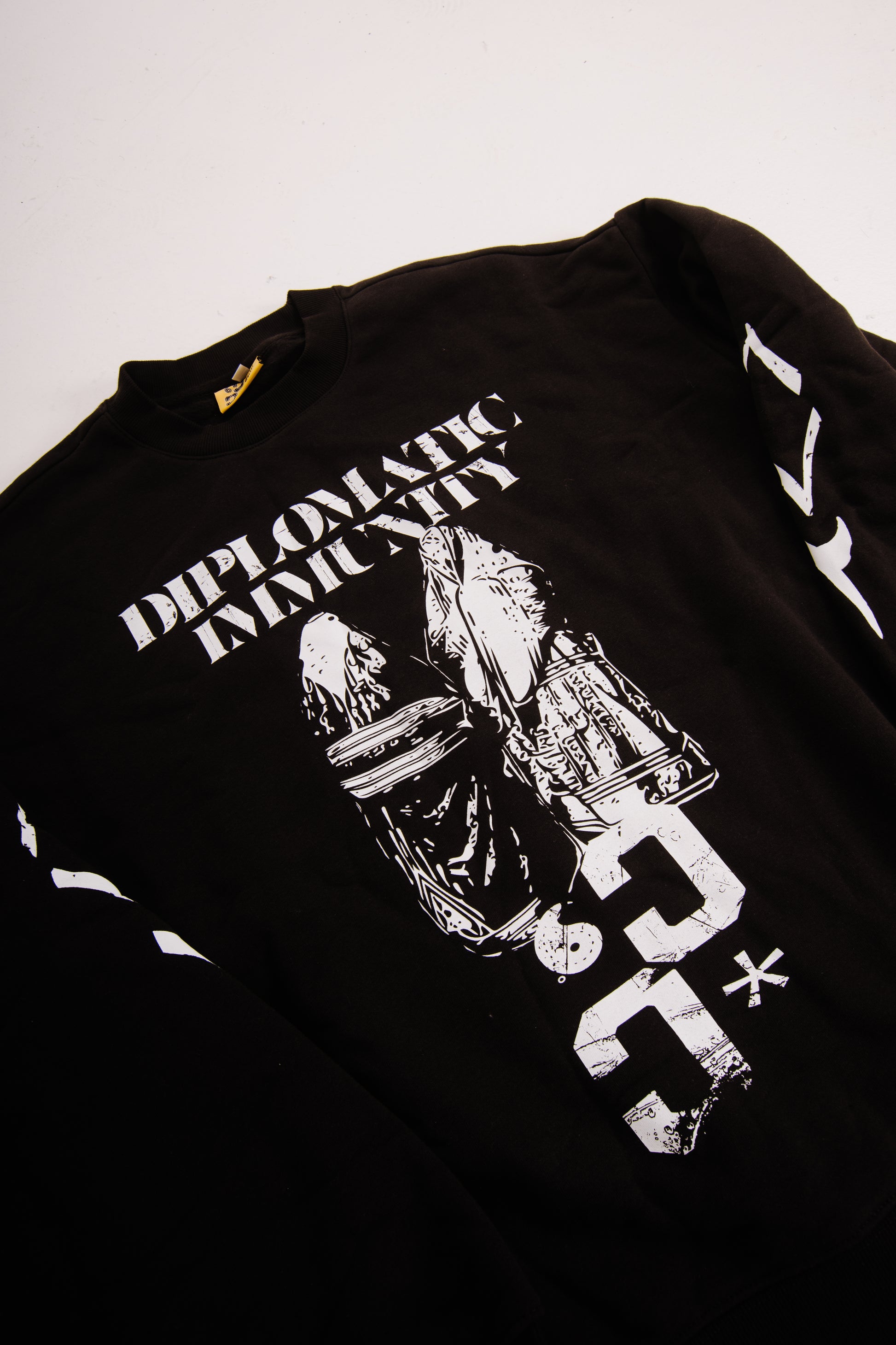 DIPLOMATIC CREWNECK - CITY CARTER