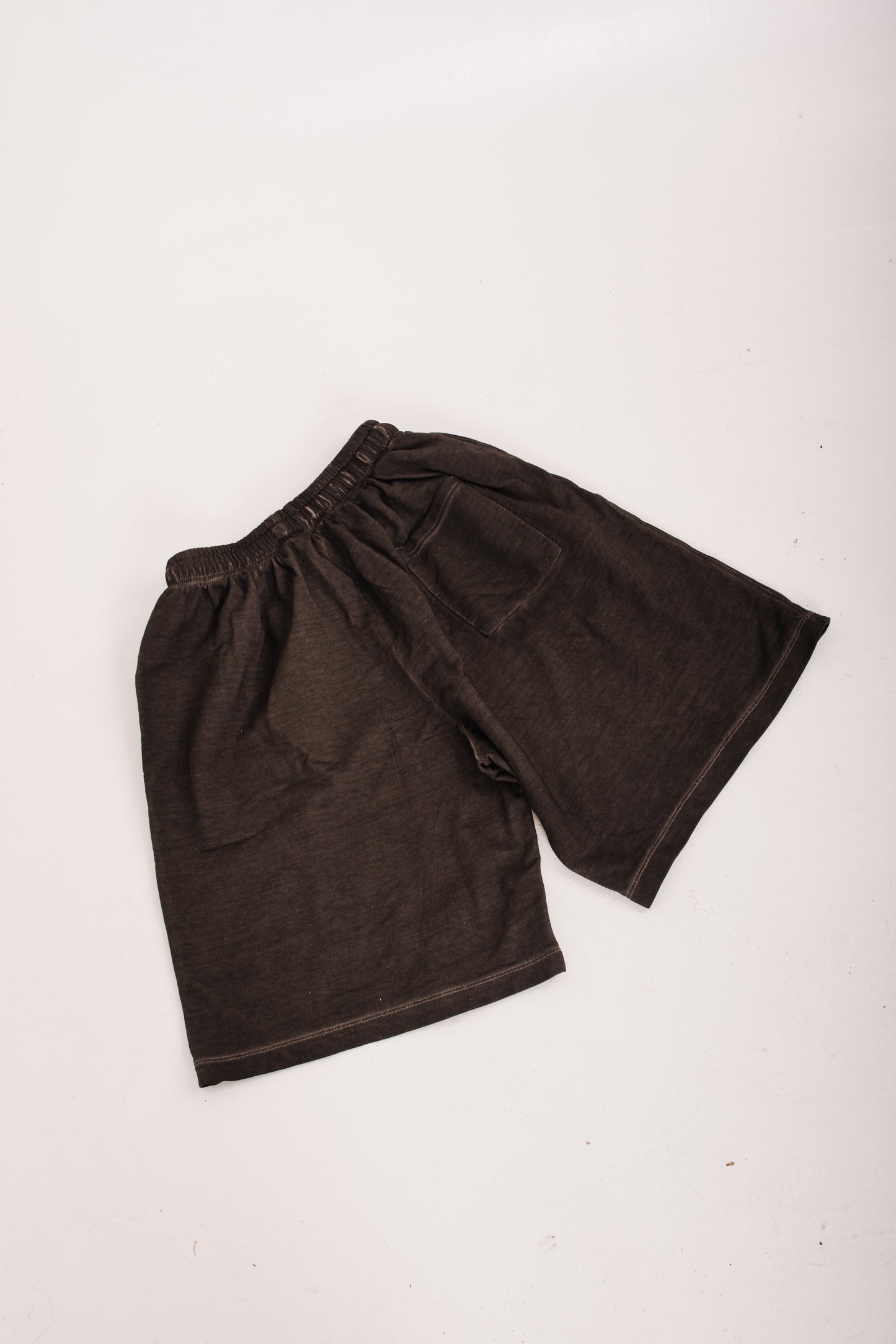 WE OUTSIDE SHORTS DARK pre order - CITY CARTER