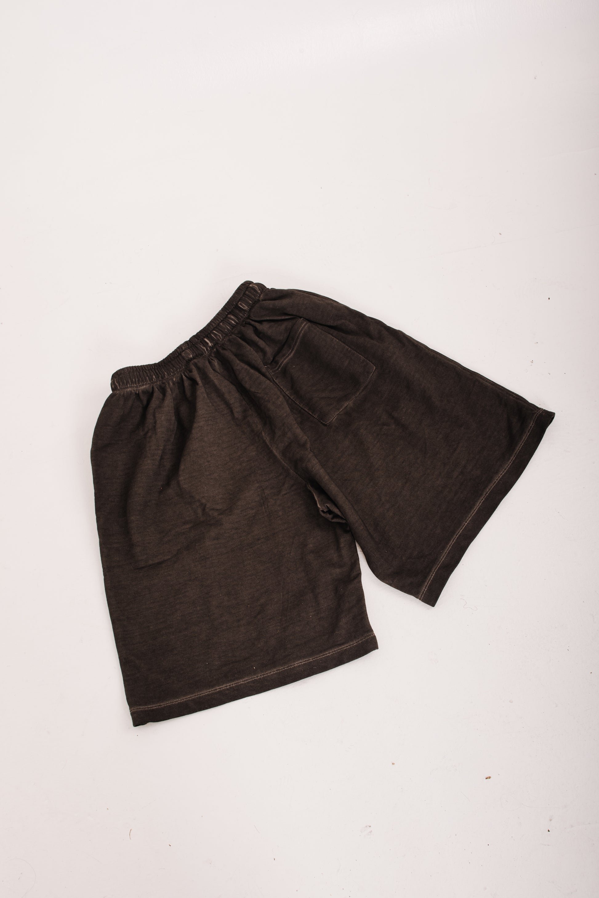 WE OUTSIDE SHORTS DARK pre order - CITY CARTER