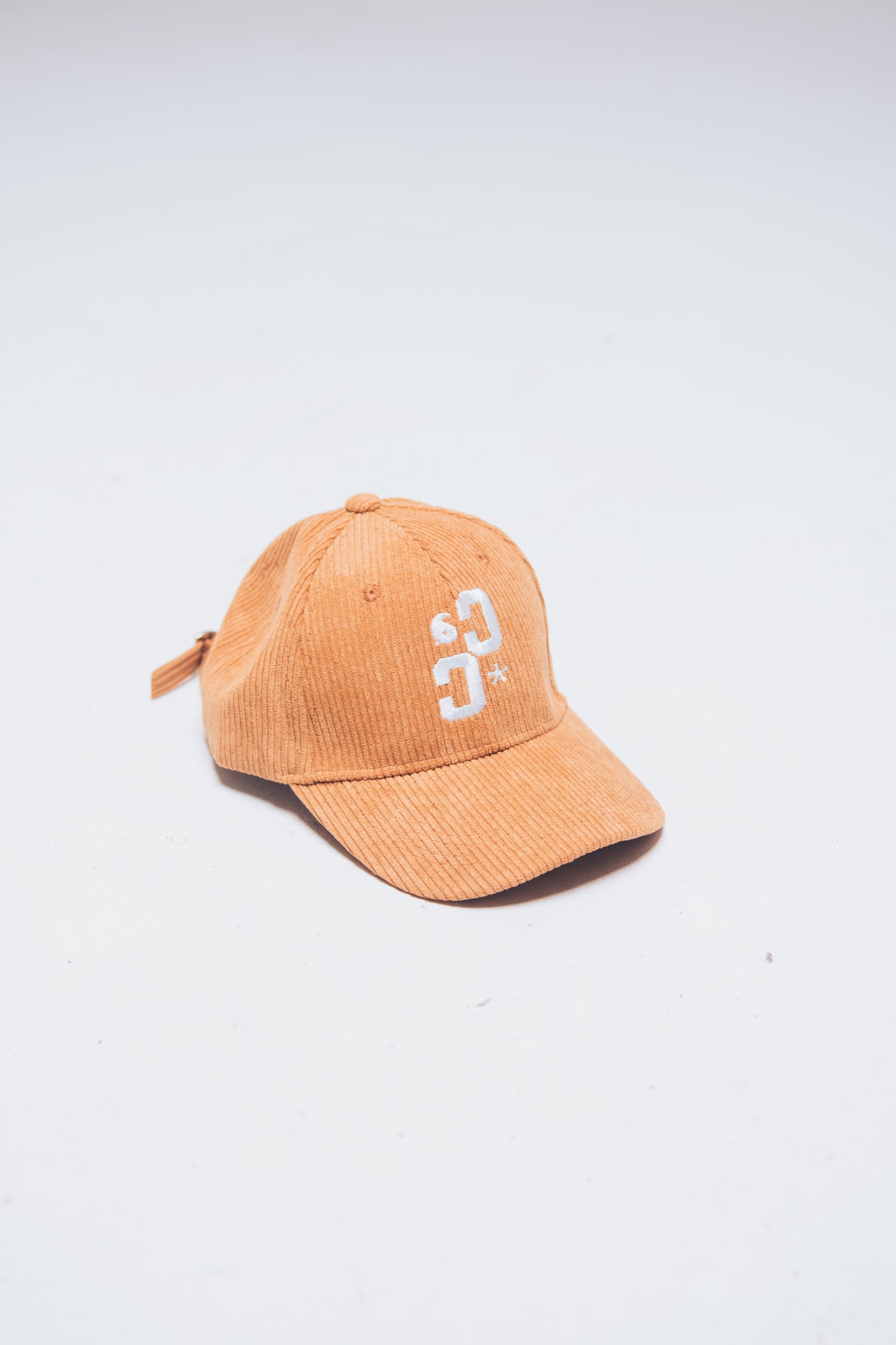 Beige SNAPBACK corduroy