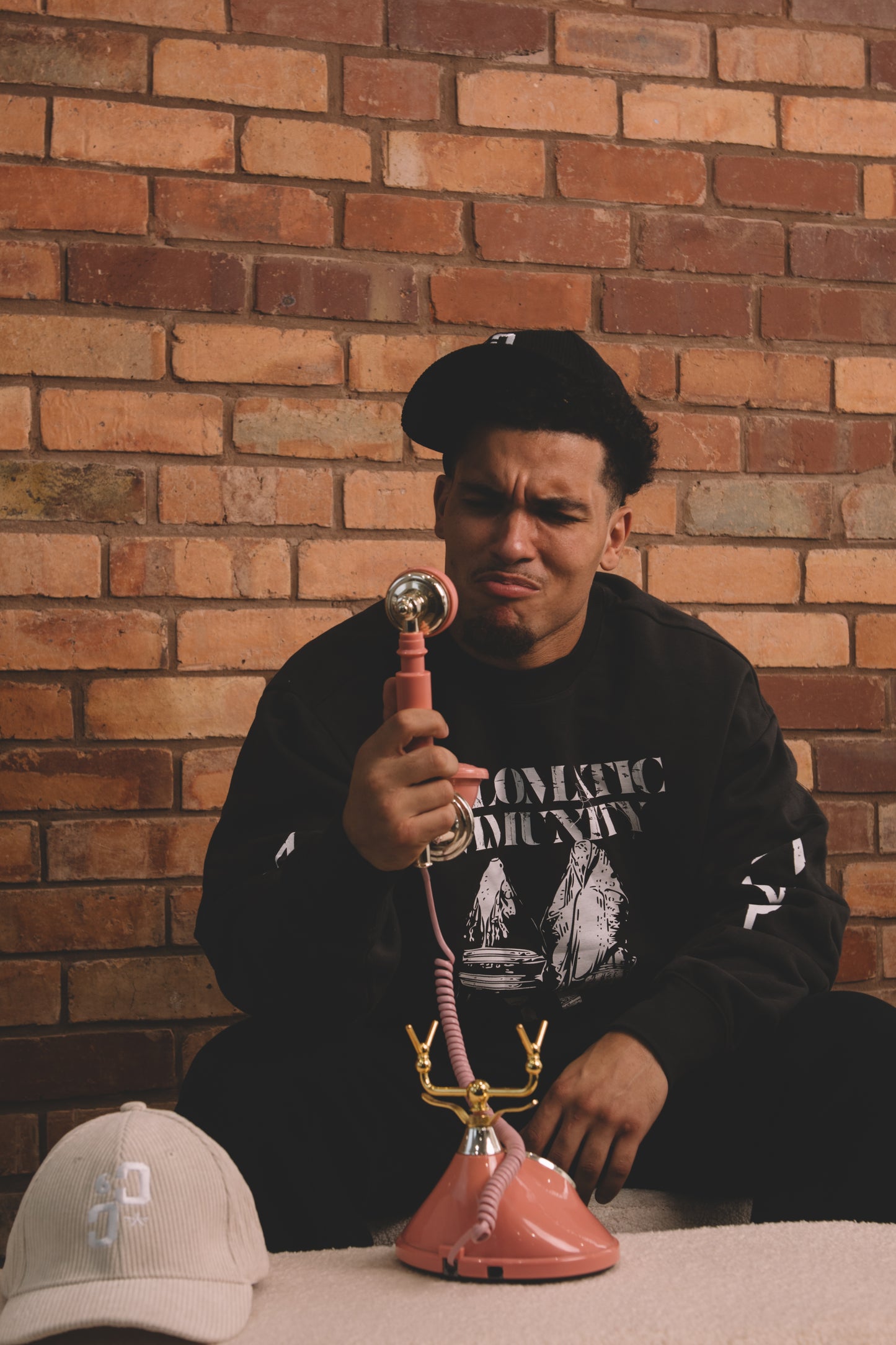 DIPLOMATIC CREWNECK - CITY CARTER