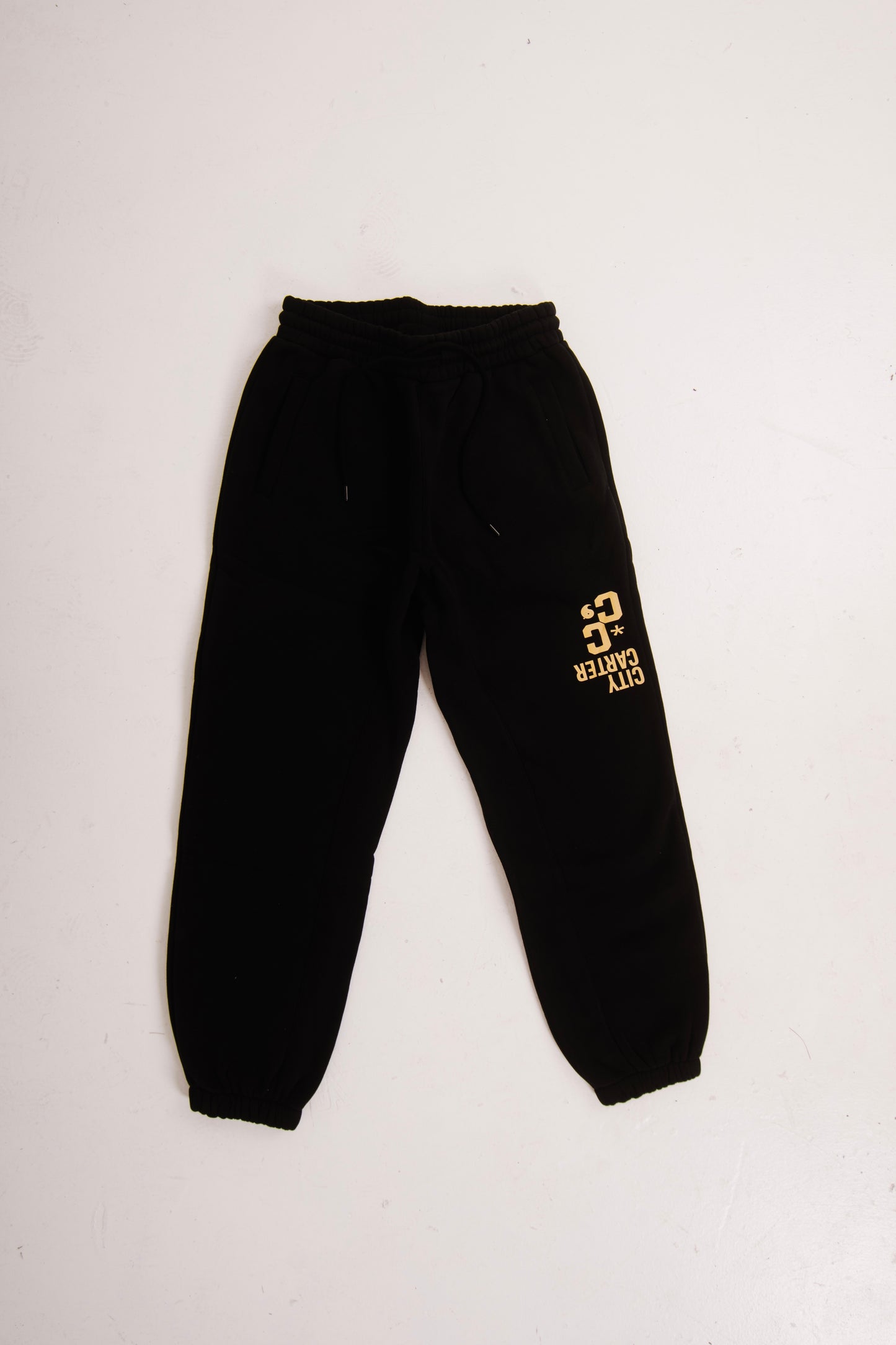 Streetwear black two-piece set with yellow accents